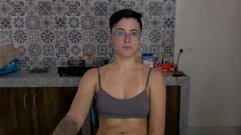 Snapshot of chloe_x_ chatting on 02/27/25, 04:41 Eva and Sandra online show from 02/27/25, 04:41