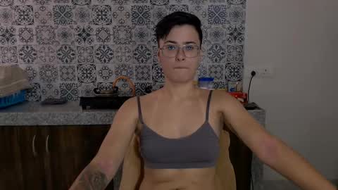 Snapshot of chloe_x_ chatting on 02/27/25, 08:06 Eva and Sandra online show from 02/27/25, 08:06