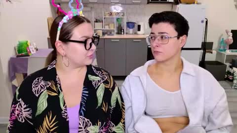 Snapshot of chloe_x_ chatting on 02/26/26, 09:03 Eva and Sandra online show from 02/26/26, 09:03