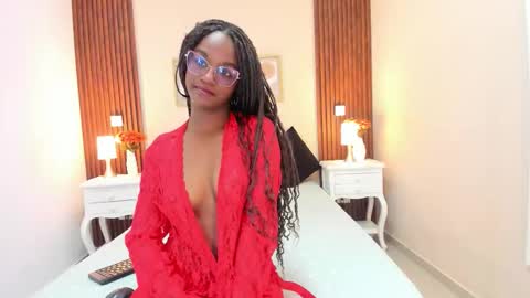 Snapshot of chloebrunnie chatting on 02/11/26, 12:10 CHLOE online show from 02/11/26, 12:10