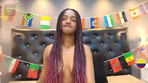 Snapshot of chloebrunnie chatting on 07/08/26, 12:20 CHLOE online show from 07/08/26, 12:20