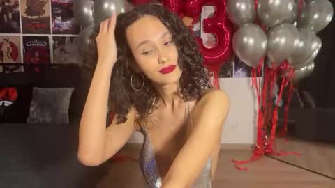 chloe online show from 11/11/25, 01:05