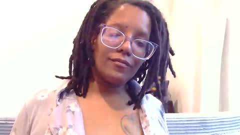 Snapshot of chloeclapper24 chatting on 05/23/26, 10:25 Chloe online show from 05/23/26, 10:25