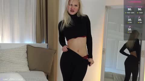 Snapshot of chloecoral chatting on 02/17/25, 05:10 ChloeCoral online show from 02/17/25, 05:10