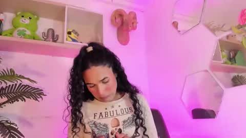 Snapshot of chloee_adams_ chatting on 02/21/25, 08:49 Chloe online show from 02/21/25, 08:49