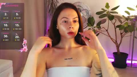 Chloe online show from 11/13/25, 12:04