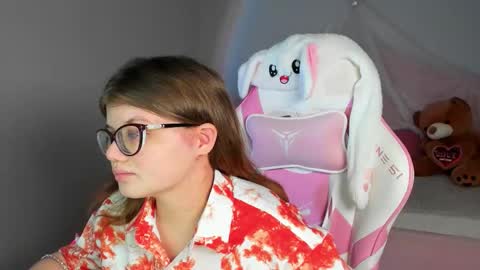 ChloeHalses online show from 01/19/26, 05:11