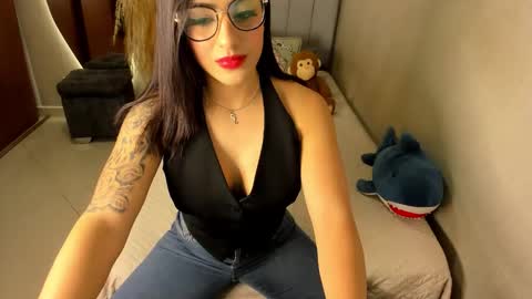 Laura  independent model online show from 10/06/25, 12:52