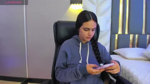  Chloe Harper  online show from 07/09/26, 11:58