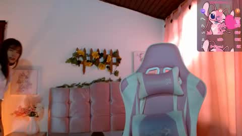 Chloe online show from 11/26/25, 08:21