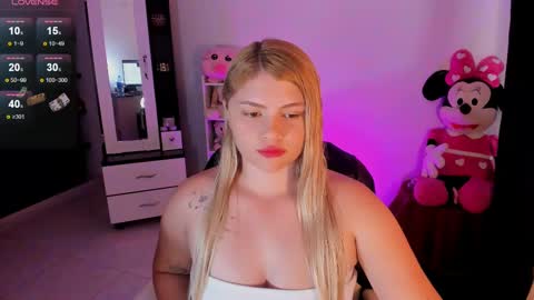 Snapshot of chloejones__ chatting on 03/07/25, 08:55 Chloee online show from 03/07/25, 08:55