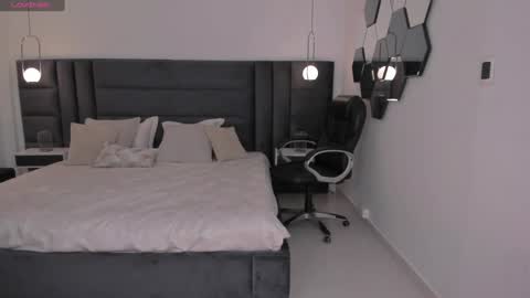 Chloe  OF chloemanson online show from 01/18/25, 08:40