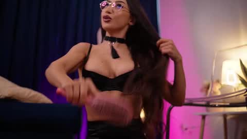 chloemin_ online show from 09/24/25, 05:44