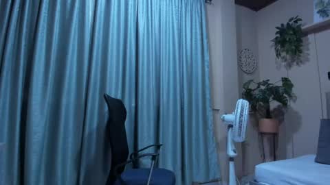 Chloe rosse online show from 04/11/26, 07:07