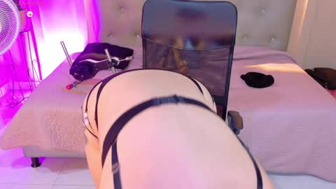 Chloe rosse online show from 04/21/26, 01:42