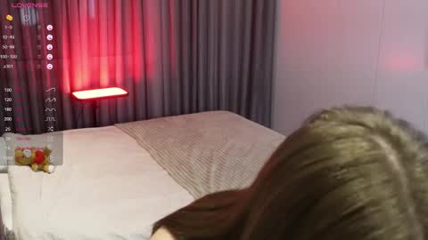 Chloe online show from 12/22/25, 06:27