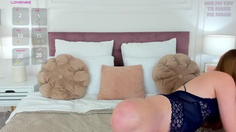 Snapshot of chloesug chatting on 01/19/25, 11:21 Chloe online show from 01/19/25, 11:21