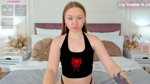 Snapshot of chloesug chatting on 03/06/25, 01:37 Chloe online show from 03/06/25, 01:37