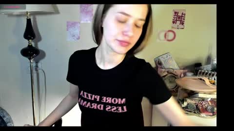 Snapshot of chloesweetbby chatting on 04/05/26, 01:30 chloesweetbby online show from 04/05/26, 01:30