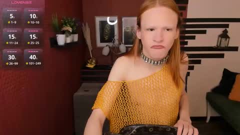 Chloe online show from 10/29/25, 12:18