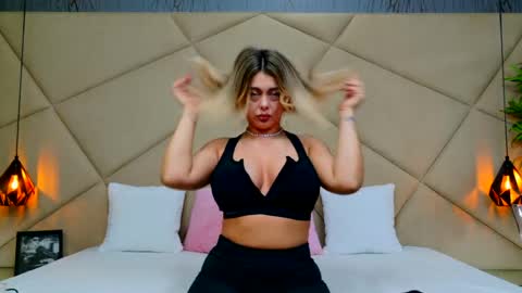 Chloe Vee online show from 04/20/26, 04:59