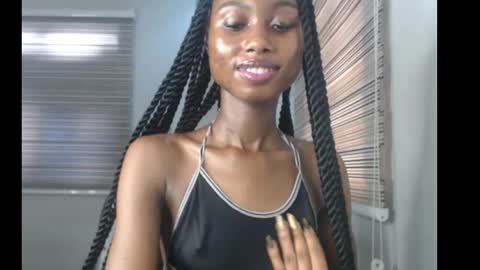 choco_petitqueen online show from 11/28/25, 08:28