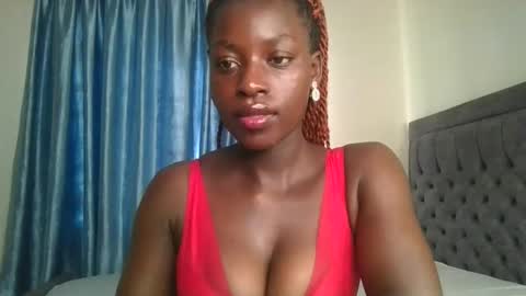 Snapshot of chocolate_iva chatting on 09/28/25, 12:43 Iva online show from 09/28/25, 12:43