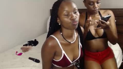 chocolate_river2012 online show from 12/14/25, 02:44