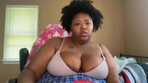 Snapshot of chocolatebunnyxx69 chatting on 05/04/26, 06:59 Melina online show from 05/04/26, 06:59