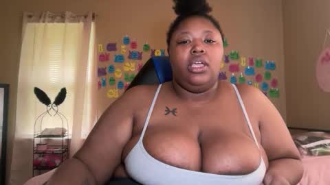Snapshot of chocolatebunnyxx69 chatting on 05/25/26, 04:24 Melina online show from 05/25/26, 04:24