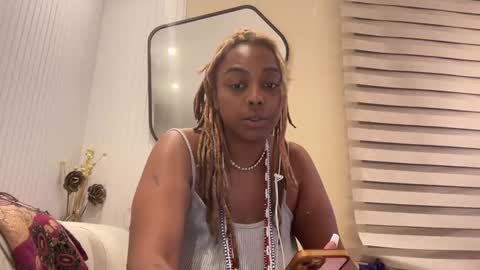 Snapshot of chocolatecakequeen chatting on 12/02/24, 04:09 ChocolateCakeQueen online show from 12/02/24, 04:09