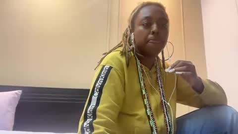 Snapshot of chocolatecakequeen chatting on 12/05/24, 01:03 ChocolateCakeQueen online show from 12/05/24, 01:03