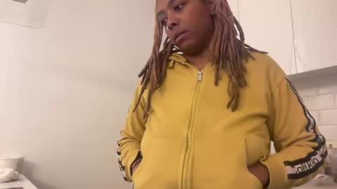 Snapshot of chocolatecakequeen chatting on 12/05/24, 04:09 ChocolateCakeQueen online show from 12/05/24, 04:09