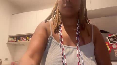 Snapshot of chocolatecakequeen chatting on 02/06/25, 01:38 ChocolateCakeQueen online show from 02/06/25, 01:38