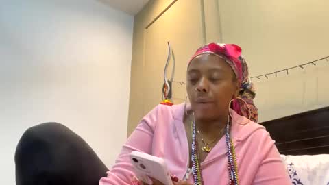 Snapshot of chocolatecakequeen chatting on 03/03/25, 02:26 ChocolateCakeQueen online show from 03/03/25, 02:26