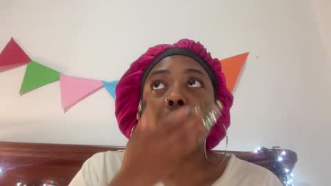 Snapshot of chocolatecakequeen chatting on 11/11/25, 04:23 ChocolateCakeQueen online show from 11/11/25, 04:23