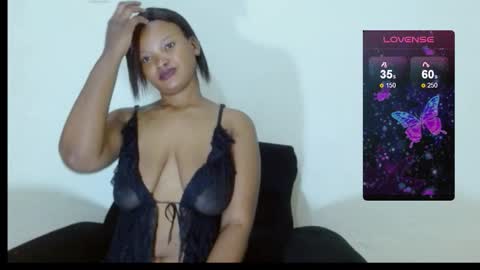 Snapshot of chocolatemilkebony chatting on 09/19/25, 07:10 chocolatemilkebony online show from 09/19/25, 07:10