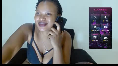 Snapshot of chocolatemilkebony chatting on 09/25/25, 07:01 chocolatemilkebony online show from 09/25/25, 07:01