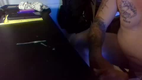 Snapshot of chompers176983 chatting on 10/02/25, 05:09 chompers online show from 10/02/25, 05:09