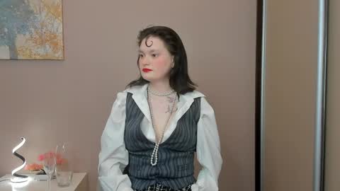 Cassandra online show from 04/01/26, 01:41