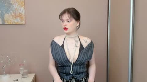 Cassandra online show from 04/09/26, 06:19