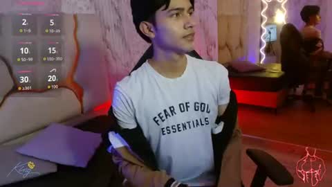 chos_tay online show from 06/18/26, 11:36