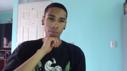 Snapshot of choticx chatting on 12/18/25, 09:32 Andrew online show from 12/18/25, 09:32