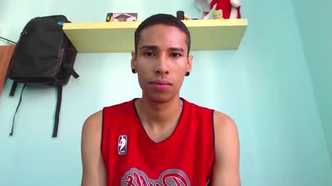 Snapshot of choticx chatting on 12/19/25, 07:54 Andrew online show from 12/19/25, 07:54