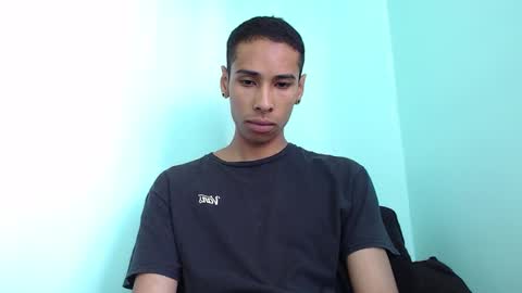 Snapshot of choticx chatting on 12/20/25, 07:43 Andrew online show from 12/20/25, 07:43