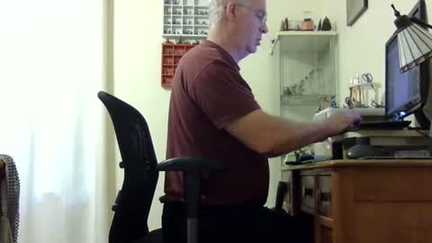 Snapshot of chris2002b chatting on 09/21/25, 01:40 chris2002b online show from 09/21/25, 01:40