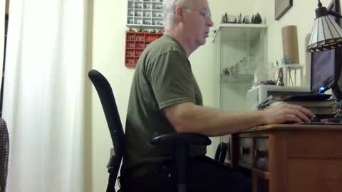 Snapshot of chris2002b chatting on 11/09/25, 03:49 chris2002b online show from 11/09/25, 03:49