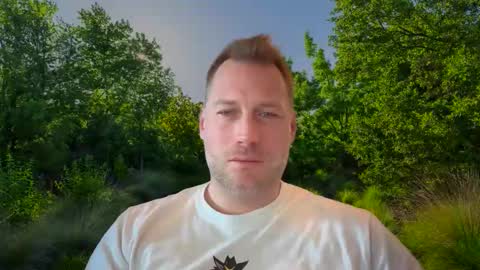 Snapshot of chris2024x chatting on 11/19/25, 08:25 Christian online show from 11/19/25, 08:25