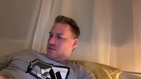 Snapshot of chris2024x chatting on 12/13/25, 11:43 Christian online show from 12/13/25, 11:43