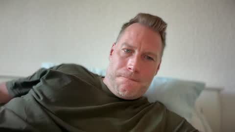Snapshot of chris2024x chatting on 06/17/26, 04:30 Christian online show from 06/17/26, 04:30